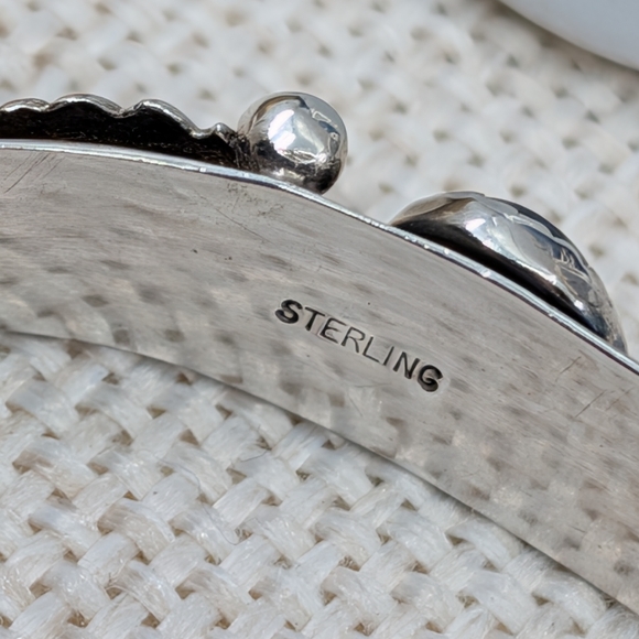 Vintage Sterling Silver Cuff Bracelet Black Onyx Florida Keys Small Wrist - Picture 10 of 15